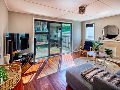 316 Main Road, Tawa