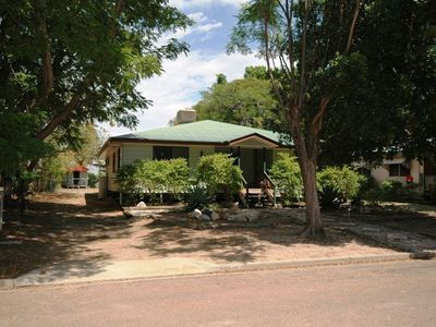 153 Crane Street, Longreach