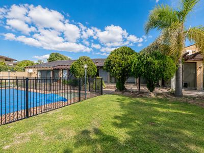 5 Lakeside Road, Churchlands