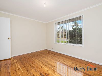 11 Holly Avenue, Chipping Norton