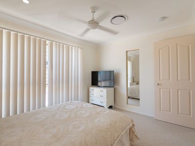 28 Kalowendha Avenue, Pelican Waters