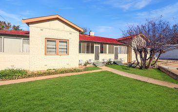 1-1A Jarrah Street, Leeton