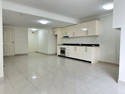 9/181 Hawkesbury Road, Westmead