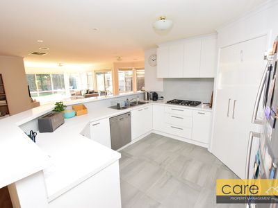 9 Sovereign Close, Patterson Lakes