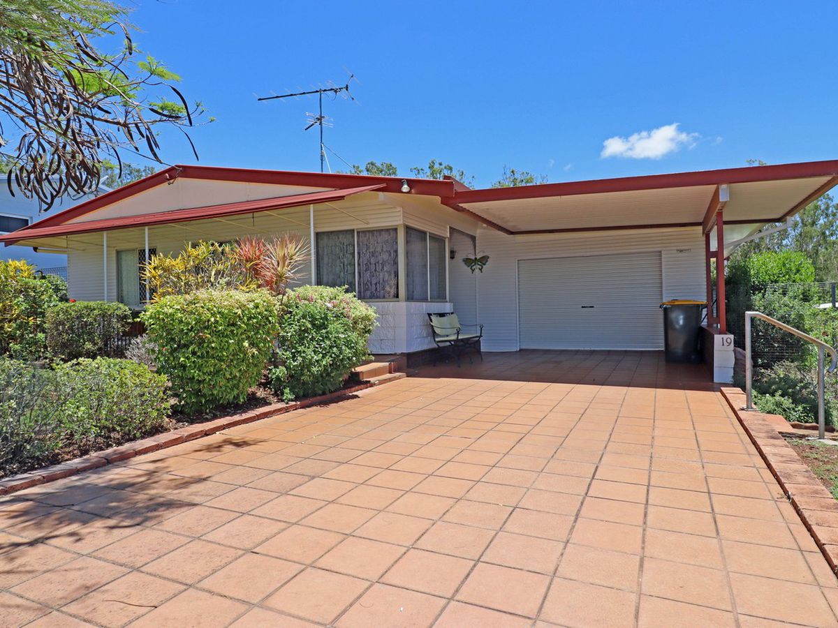 19 Fifth Avenue, Atherton
