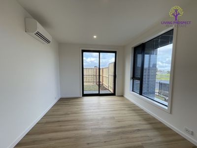 2 Ribbonwood Crescent, Sunshine North