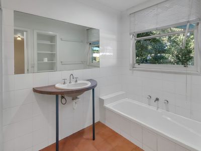 5 Field Street, Narooma
