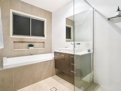 28 Summerland Key, Broadbeach Waters