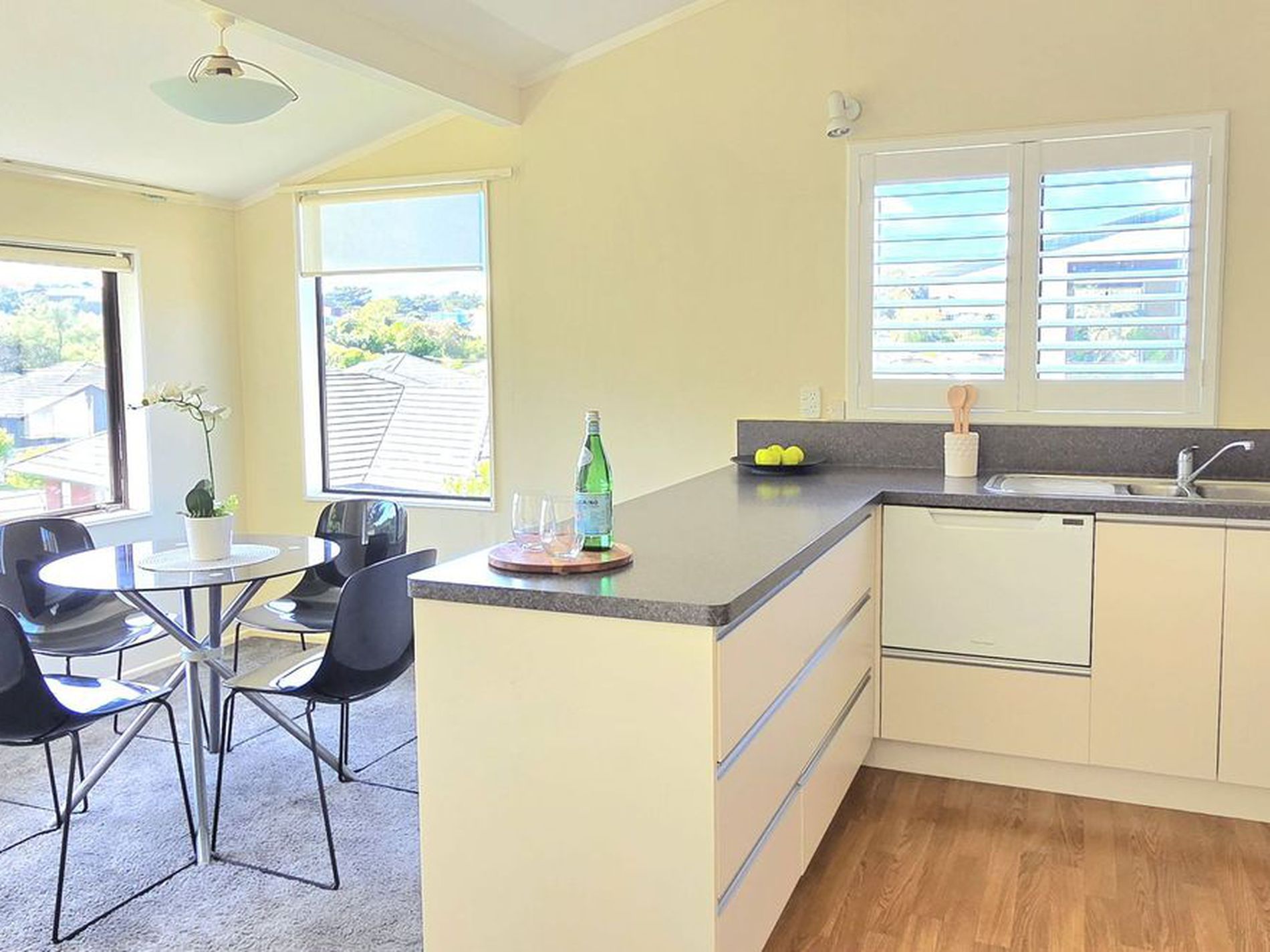27 a Shackle Lane, Whitby