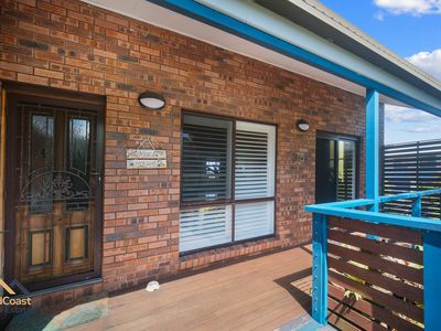 35 Hope Street, Red Head