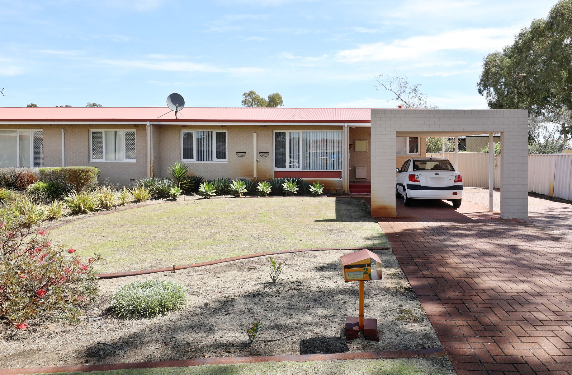 21 ROCHFORD WAY, Girrawheen GEST Real Estate