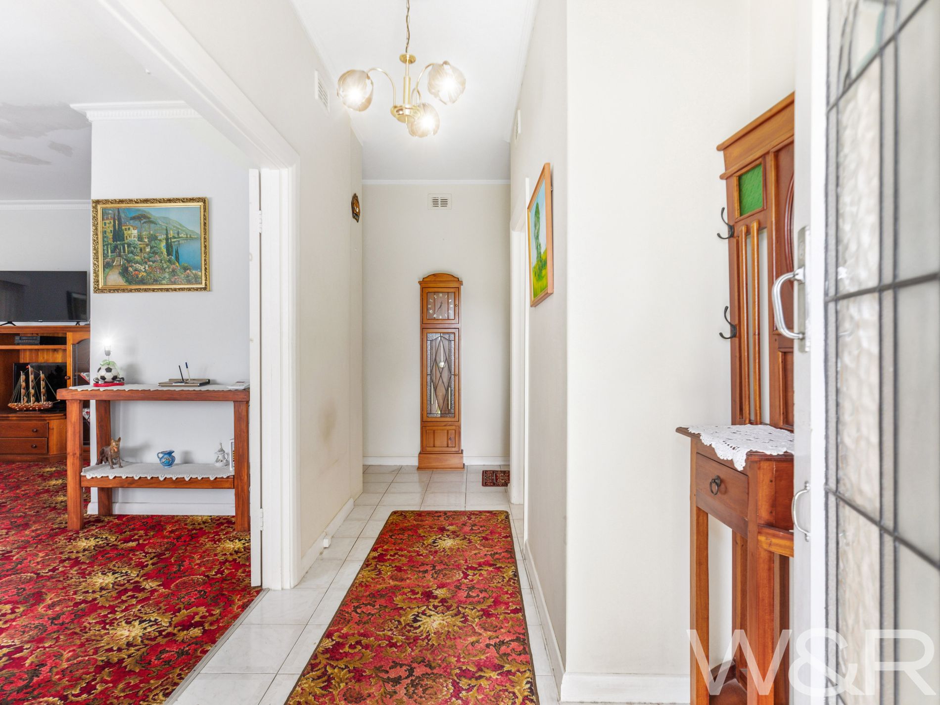 18 Hampton Street, Brooklyn Park