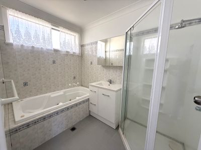 40 Ross Crescent, Griffith