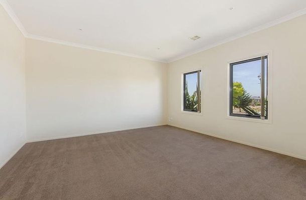 70 Hamilton Hume Parade, Craigieburn