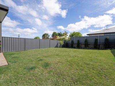 2 / 6 Waller Street, Atherton