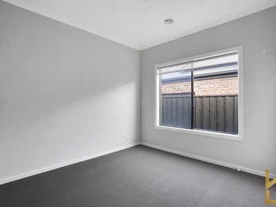 17 Rondo Drive, Manor Lakes