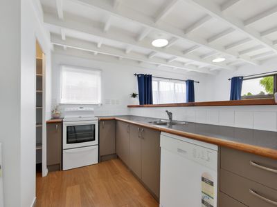 1 / 1 Windlesham Place, Wakefield