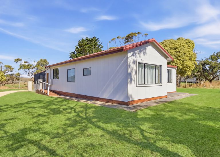 138 Oakleys Road, Portland