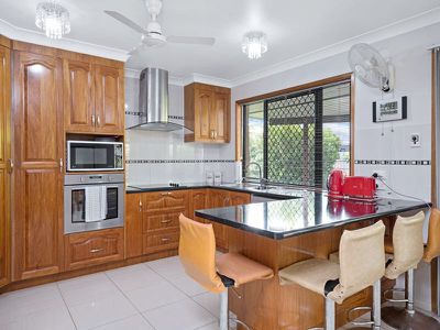 2 Sandys Pl, Kawana