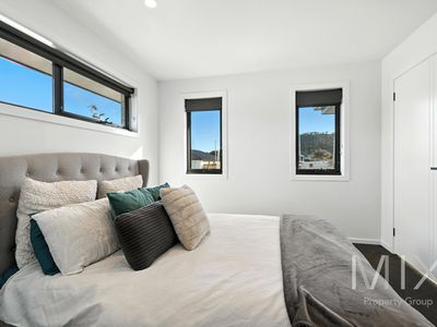 10 Bluetongue Drive, Magra