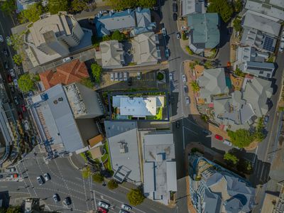4 / 115 Berry Street, Spring Hill