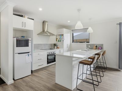 2 / 43 Adelaide Street, George Town