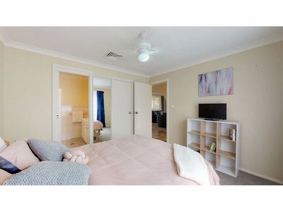 4 Lesley Place, Dubbo