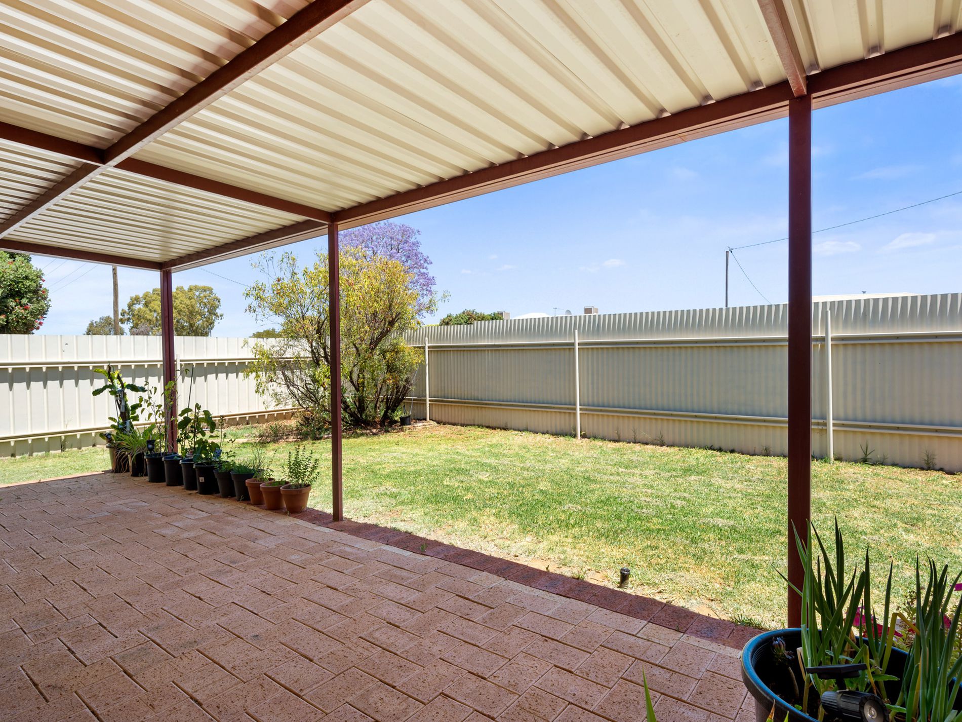 2 / 1 Nickel Lane, Hannans