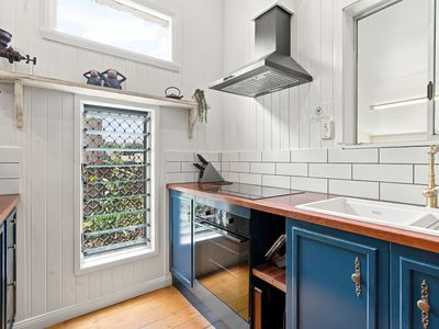 10 Beatrice Street, Atherton