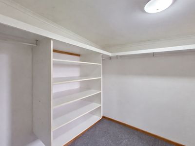 10 Third Avenue, Atherton