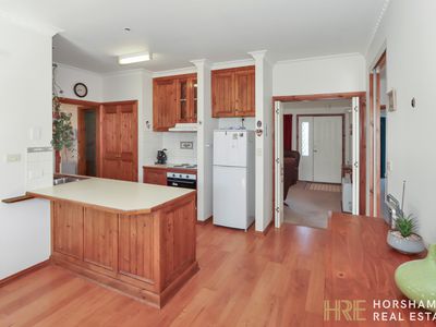 2 / 8 Ashwin Close, Horsham