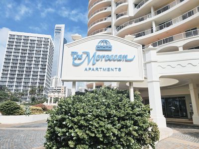 327 / 2-4 View Avenue, Surfers Paradise