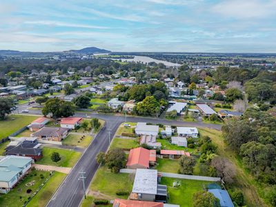 16 Crest Ave, North Nowra