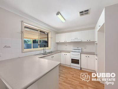 7 Kestrel Close, Dubbo