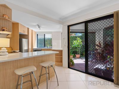 2 / 101 EUGAREE STREET, Southport