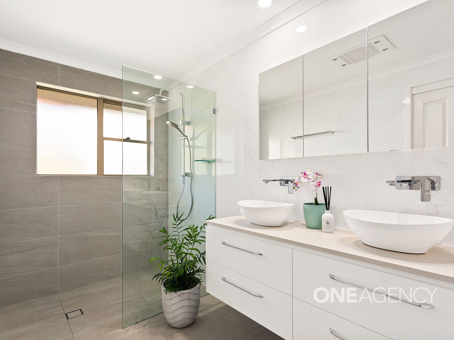 274 Sheaffes Road, Dombarton