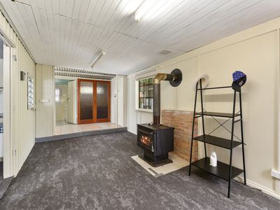 9 Hill Street, Donovans