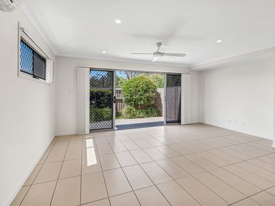 24 / 5 Angela Way, Pimpama