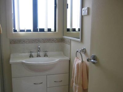 2 / 18 Addison Avenue, Lake Illawarra