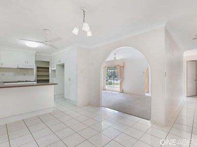 6 Bangalow Court, Kawungan