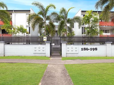 17/186 Lake St, Cairns North