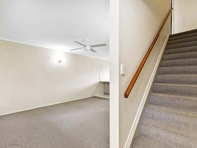 3 / 3 King Street, Urangan