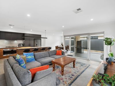 52 Sugargum Rise, Kiara