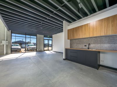 4 / 4 Amherst Drive, Truganina