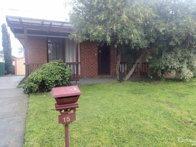 15 Hillview Rise, Hampton Park