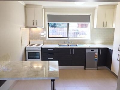 2 / 24 Salisbury Street, Werribee