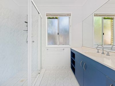 26 Rebbechi Court, Parkwood