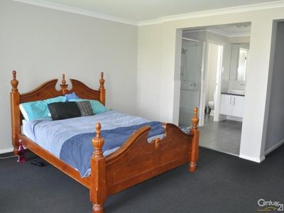 13 Azure Avenue, Dubbo