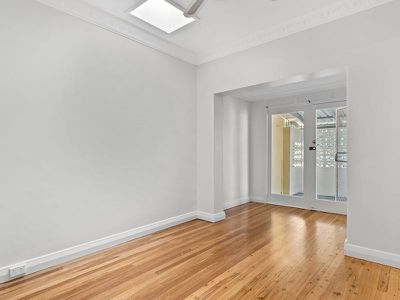 10 Whites Road, Manly West