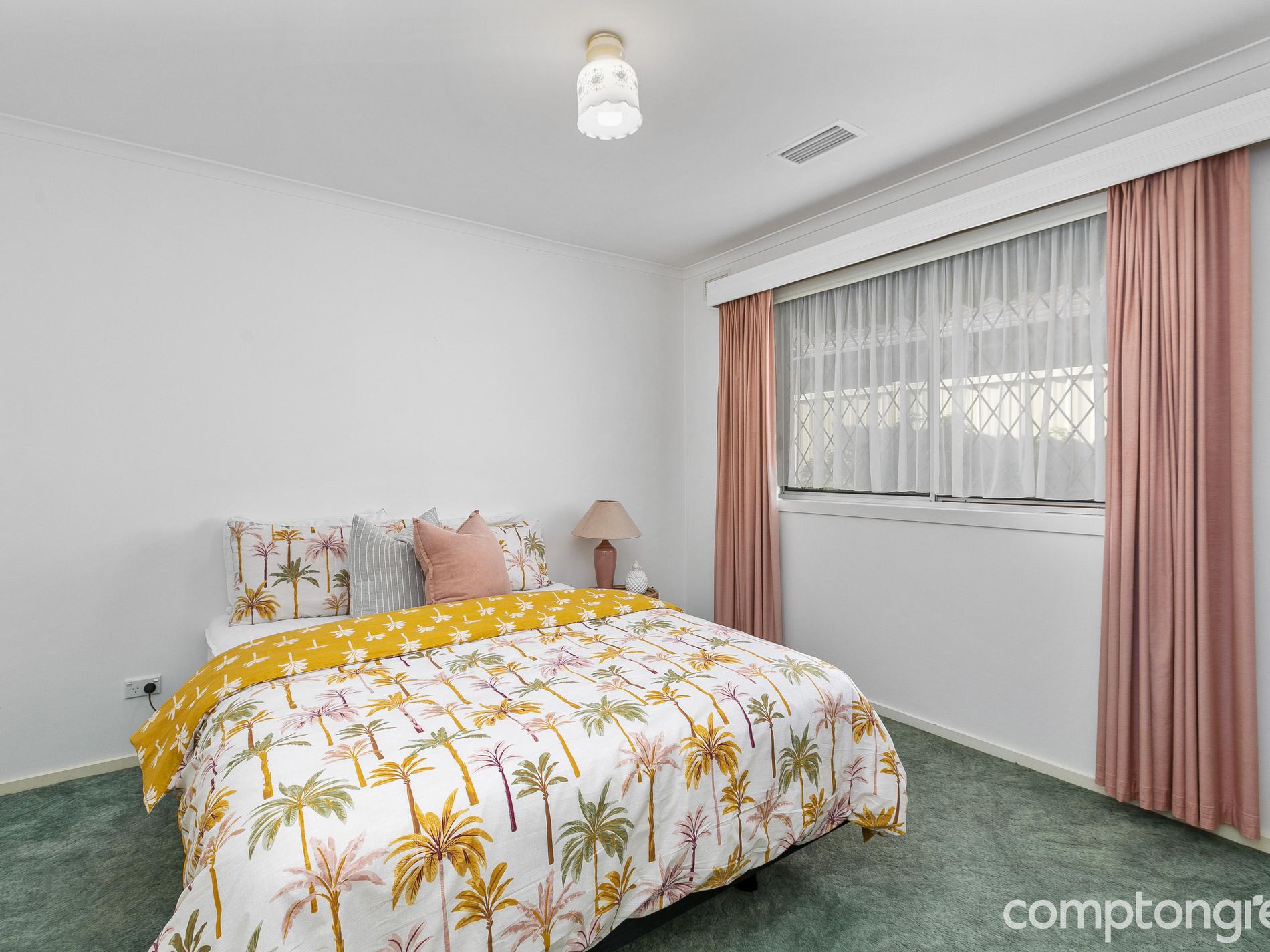 17 Rebecca Crescent, Altona Meadows